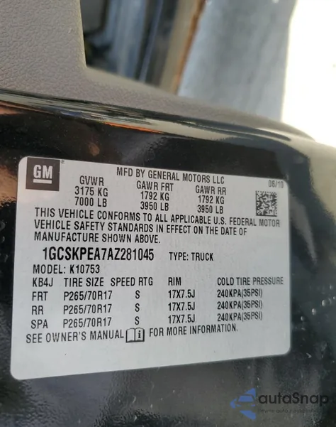 2010 Chevrolet Silverado K1500 z USA, uszkodzony, nr VIN 1GCSKPEA7AZ281045